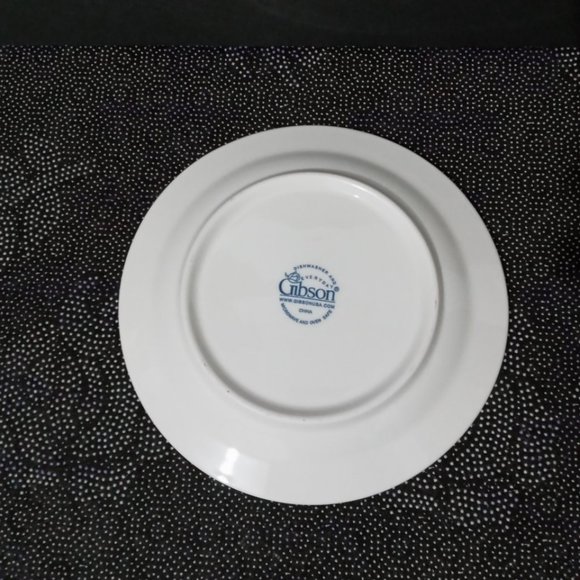 Gibson Christmas Treasures Red Ball SALAD/DESSERT - Picture 4 of 7